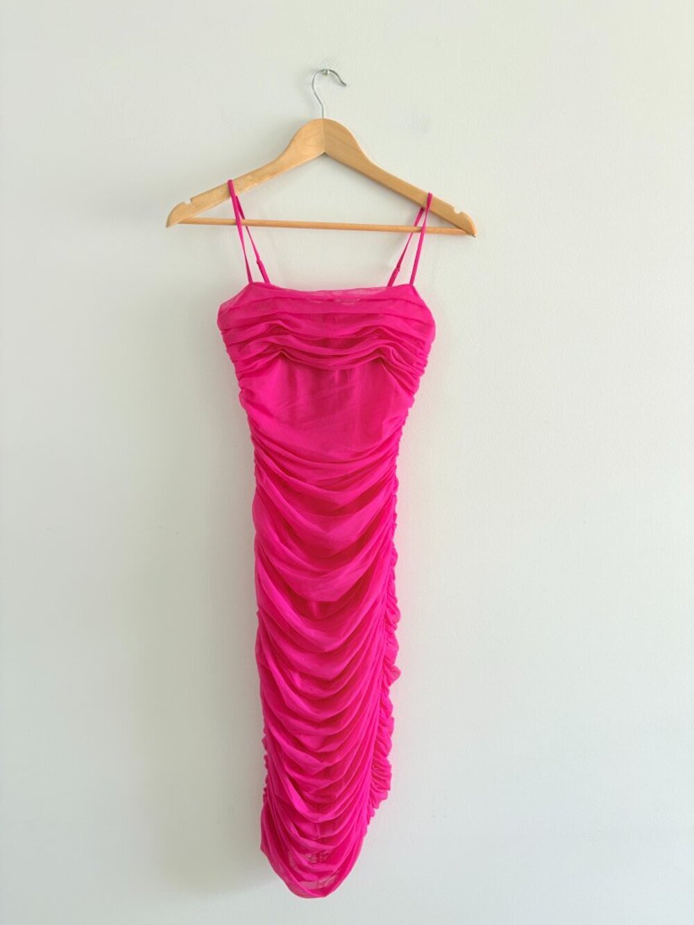 Aritzia Babaton Luxor Ruched Mesh Midi Dress Hot Pink Size 2 - Picture 4 of 7